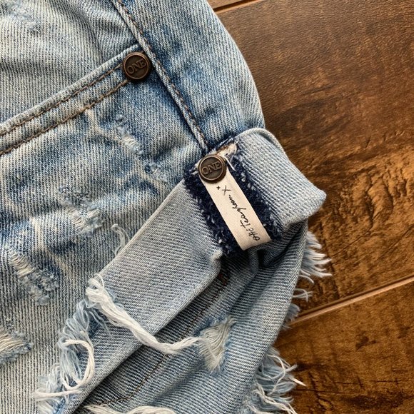 ONETEASPOON Medium Wash Distressed Raw Edge Hem Bandit Cut Off Shorts Size 26 - Picture 3 of 13